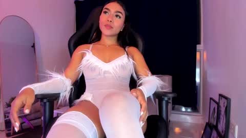 Snapshot of only_pammela chatting on 11-04-25, 11:59 misssaray official online show from 11-04-25, 11:59