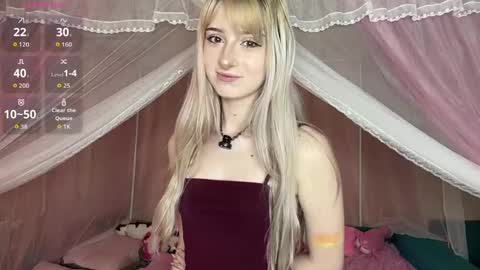Snapshot of onlyeva1 chatting on 05-08-26, 08:19 Eva online show from 05-08-26, 08:19