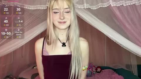 Snapshot of onlyeva1 chatting on 05-10-26, 08:41 Eva online show from 05-10-26, 08:41