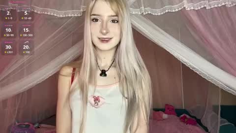 Snapshot of onlyeva1 chatting on 05-25-26, 08:42 Eva online show from 05-25-26, 08:42