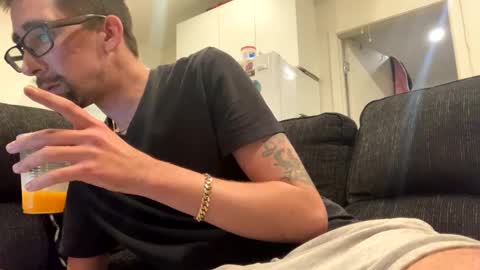 Snapshot of onthecumup69 chatting on 03-04-25, 04:52 onthecumup69 online show from 03-04-25, 04:52