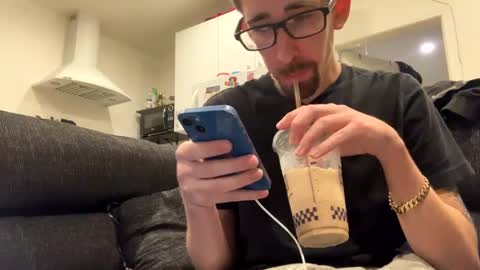 Snapshot of onthecumup69 chatting on 03-09-25, 04:00 onthecumup69 online show from 03-09-25, 04:00