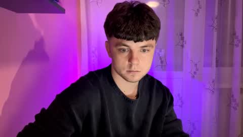 Snapshot of onyiix_ chatting on 11-11-25, 06:52 Mike online show from 11-11-25, 06:52