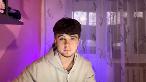 Snapshot of onyiix_ chatting on 11-14-25, 02:27 Mike online show from 11-14-25, 02:27