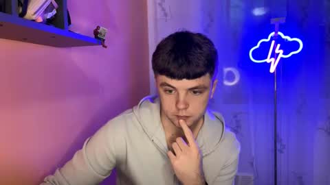 Snapshot of onyiix_ chatting on 11-28-25, 02:09 Mike online show from 11-28-25, 02:09