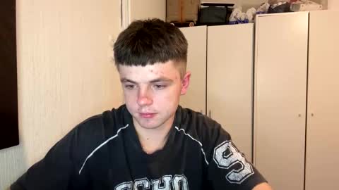 Snapshot of onyiix_ chatting on 12-14-25, 06:12 Mike online show from 12-14-25, 06:12