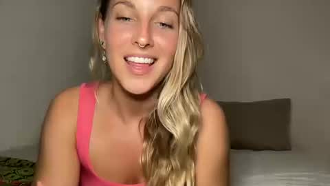 Snapshot of onyx_unleashed chatting on 10-18-25, 02:47 onyx_unleashed online show from 10-18-25, 02:47