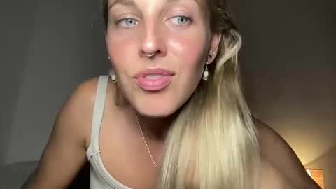 Snapshot of onyx_unleashed chatting on 11-08-25, 01:17 onyx_unleashed online show from 11-08-25, 01:17