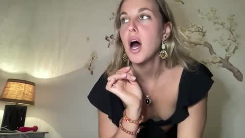 Snapshot of onyx_unleashed chatting on 11-27-25, 01:07 onyx_unleashed online show from 11-27-25, 01:07