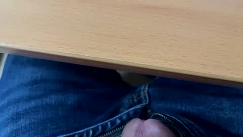 ooiskyfalloo online show from 12-18-24, 05:26