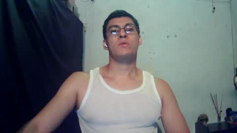 Snapshot of oomaurooo chatting on 06-18-26, 04:35 oomaurooo online show from 06-18-26, 04:35