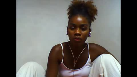 Snapshot of oooorazanasoa chatting on 06-03-26, 04:34 oooorazanasoa online show from 06-03-26, 04:34