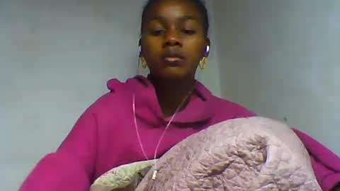 Snapshot of oooorazanasoa chatting on 06-16-26, 12:46 oooorazanasoa online show from 06-16-26, 12:46