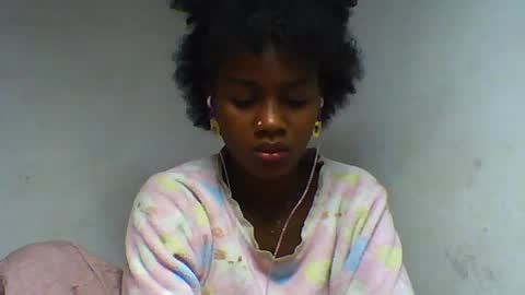 Snapshot of oooorazanasoa chatting on 06-20-26, 04:15 oooorazanasoa online show from 06-20-26, 04:15