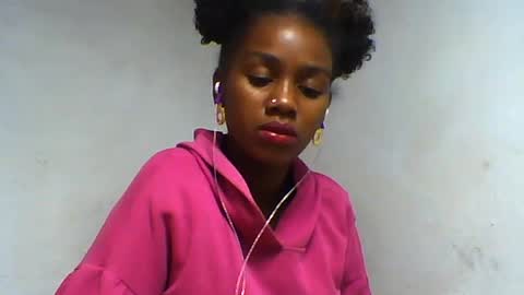Snapshot of oooorazanasoa chatting on 06-29-26, 01:45 oooorazanasoa online show from 06-29-26, 01:45