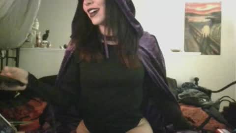 Snapshot of opalsessence_ chatting on 10-22-25, 03:51 opalsessence_ online show from 10-22-25, 03:51