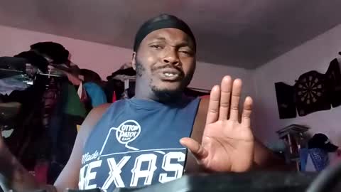 Snapshot of opaque772800 chatting on 10-22-25, 04:13 opaque772800 online show from 10-22-25, 04:13