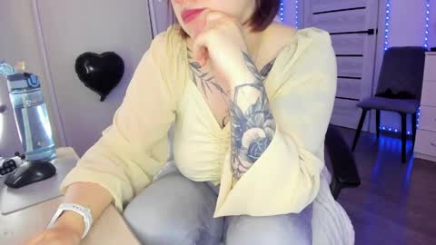 Snapshot of ophelia_mm chatting on 05-30-26, 08:22 Ophelia online show from 05-30-26, 08:22