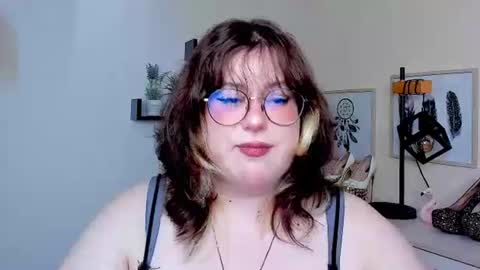 Snapshot of ophelialush chatting on 08-03-26, 05:50 OpheliaLush online show from 08-03-26, 05:50
