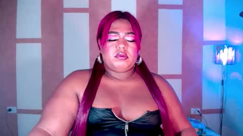 Snapshot of opraxbell chatting on 01-28-25, 04:18 OpraxBell online show from 01-28-25, 04:18