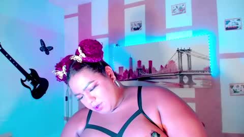 Snapshot of opraxbell chatting on 10-05-25, 03:16 OpraxBell online show from 10-05-25, 03:16