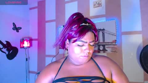 Snapshot of opraxbell chatting on 10-26-25, 02:50 OpraxBell online show from 10-26-25, 02:50