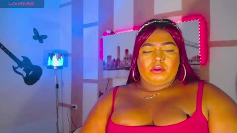 Snapshot of opraxbell chatting on 11-16-25, 02:50 OpraxBell online show from 11-16-25, 02:50