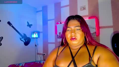 Snapshot of opraxbell chatting on 11-21-25, 02:32 OpraxBell online show from 11-21-25, 02:32