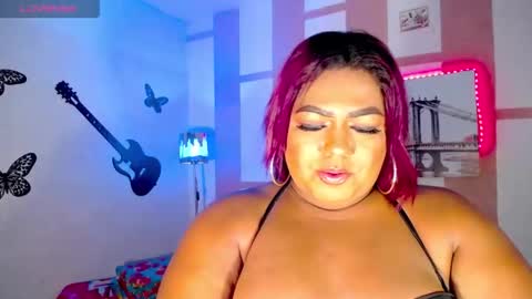 Snapshot of opraxbell chatting on 11-22-25, 03:05 OpraxBell online show from 11-22-25, 03:05