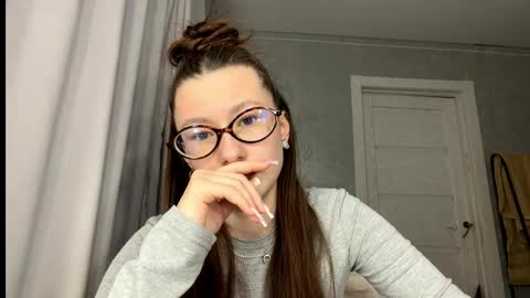 Snapshot of oralianoviello chatting on 03-04-26, 01:33 Eva online show from 03-04-26, 01:33