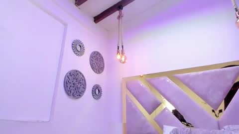 Snapshot of oriana_guzman chatting on 12-24-24, 06:39 Miss Guzman online show from 12-24-24, 06:39