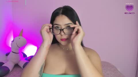 Snapshot of oriana_guzman chatting on 10-22-25, 02:45 Miss Guzman online show from 10-22-25, 02:45