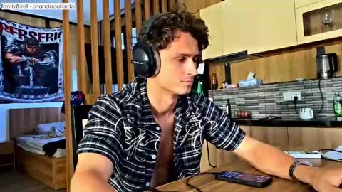 Fansly and Instagram -  online show from 05-29-26, 09:29