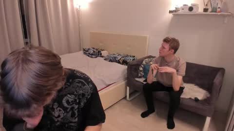 Snapshot of oscar_wildy chatting on 11-21-25, 08:40 Oscar online show from 11-21-25, 08:40