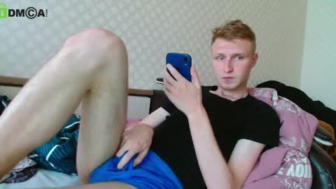 Snapshot of oscar_wildy chatting on 06-08-26, 11:10 Oscar online show from 06-08-26, 11:10