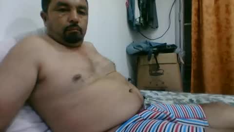 Snapshot of oscarjhe3512 chatting on 02-10-26, 02:15 oscarjhe3512 online show from 02-10-26, 02:15