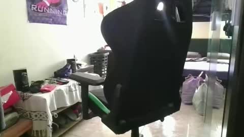 Snapshot of oshaka chatting on 05-20-26, 10:32 HappyGrower online show from 05-20-26, 10:32