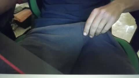 Snapshot of oshaka chatting on 05-22-26, 08:21 HappyGrower online show from 05-22-26, 08:21