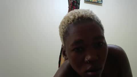 Snapshot of oshee444 chatting on 04-02-26, 10:35 oshee444 online show from 04-02-26, 10:35