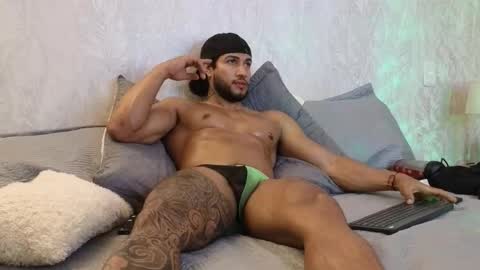 Snapshot of osher_cox chatting on 11-02-25, 04:59 osher_cox online show from 11-02-25, 04:59