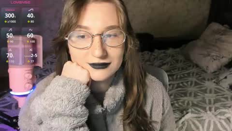 Snapshot of oskar_fucker chatting on 05-02-26, 08:14 Leliana online show from 05-02-26, 08:14