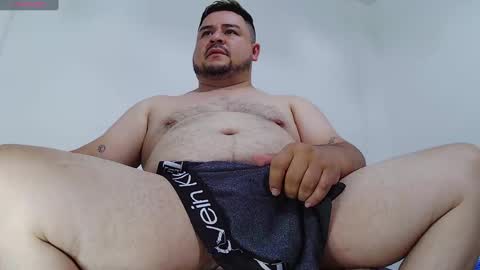 Snapshot of oso_gael chatting on 09-25-25, 06:22 Bear Gael online show from 09-25-25, 06:22