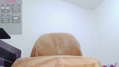 Snapshot of oso_gael chatting on 11-08-25, 06:18 Bear Gael online show from 11-08-25, 06:18