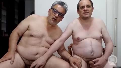 Snapshot of osoandcub chatting on 11-11-25, 09:37 Osoandcub online show from 11-11-25, 09:37