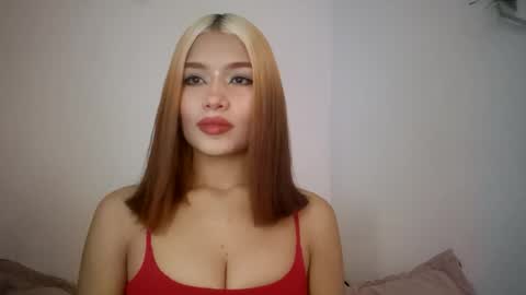 Snapshot of osornomaria268 chatting on 02-15-25, 03:17 Paulina online show from 02-15-25, 03:17