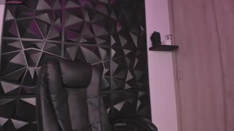Ostin Daniels online show from 05-09-26, 01:11