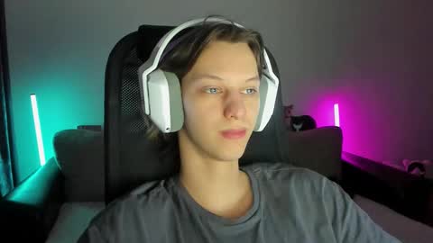 Ostin online show from 02-08-26, 01:14