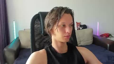 Snapshot of ostin_meoww chatting on 06-10-26, 09:52 Ostin online show from 06-10-26, 09:52