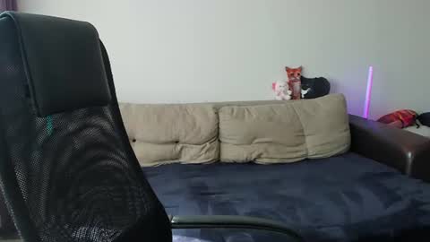 Snapshot of ostin_meoww chatting on 06-12-26, 10:47 Ostin online show from 06-12-26, 10:47