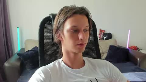 Snapshot of ostin_meoww chatting on 06-30-26, 12:17 Ostin online show from 06-30-26, 12:17